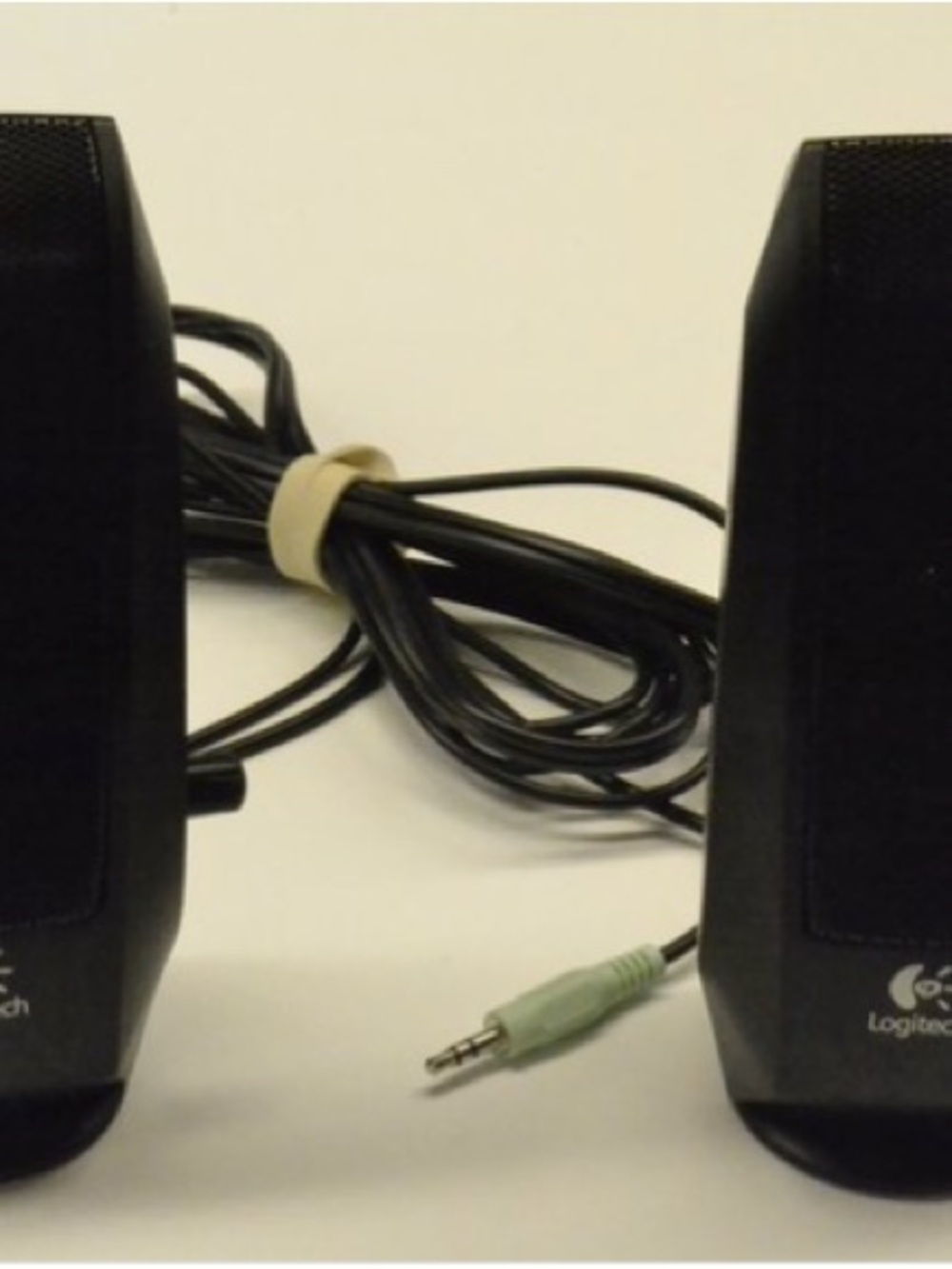 Logitech black S120 speakers. Aux cable and power